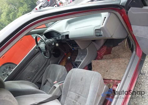 1994 Ford Escort Lx/Sport z USA, uszkodzony, nr VIN 1FARP11J7RW195899